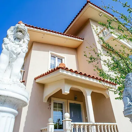 Drosia, 2 Hours From Athens, Few Seconds From The Beach * Kouvéla
