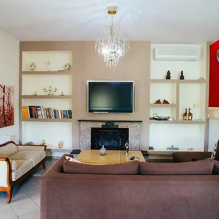 Drosia, 2 Hours From Athens, Few Seconds From The Beach Kouvéla