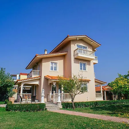 Drosia, 2 Hours From Athens, Few Seconds From The Beach Kouvéla