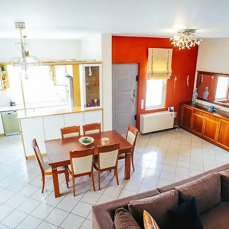 Drosia, 2 Hours From Athens, Few Seconds From The Beach * Kouvéla